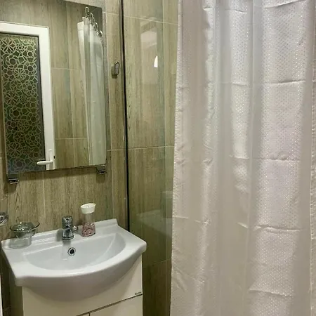 Apartment Dora *
