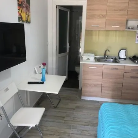 Dora Apartment *